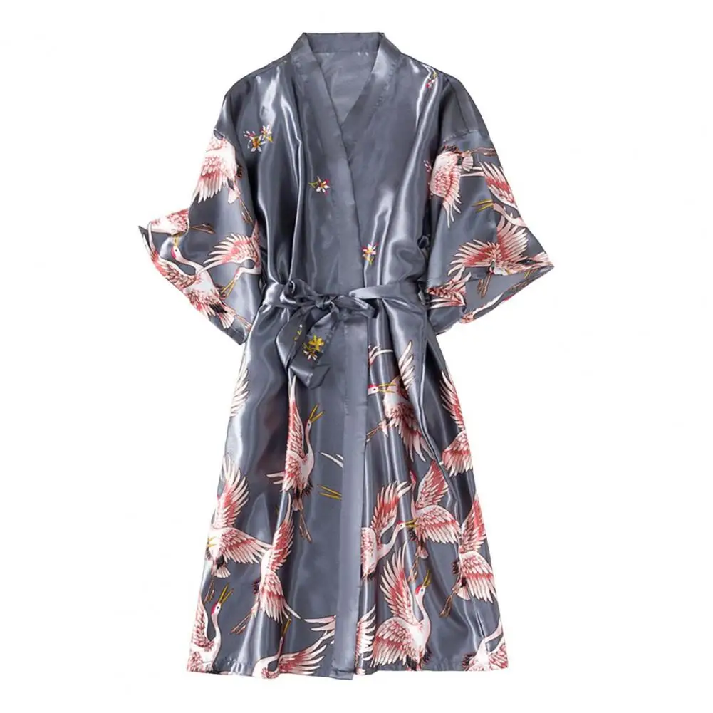 2025 Women Nightgown Silky Nightgown Elegant Ice Silk Bird Print Satin Lace-up V Neck Bathrobe for Women Soft Cardigan for Relax
2025 Women Nightgown Silky Nightgown Elegant Ice Silk Bird Print Satin Lace-up V Neck Bathrobe for Women Soft Cardigan for Relax