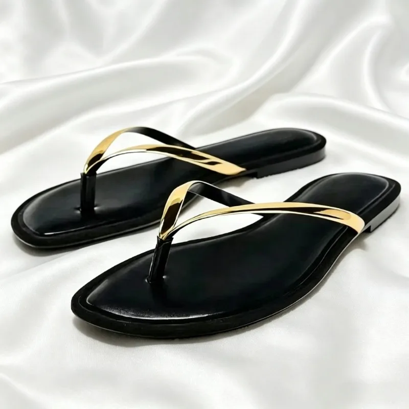 Sexy ClipToe Women Sandals Street Style Gold Detail Unique Slippers for Ladies Luxury Designer Shoes Light Breathable Beach Shoe
Sexy ClipToe Women Sandals Street Style Gold Detail Unique Slippers for Ladies Luxury Designer Shoes Light Breathable Beach Shoe