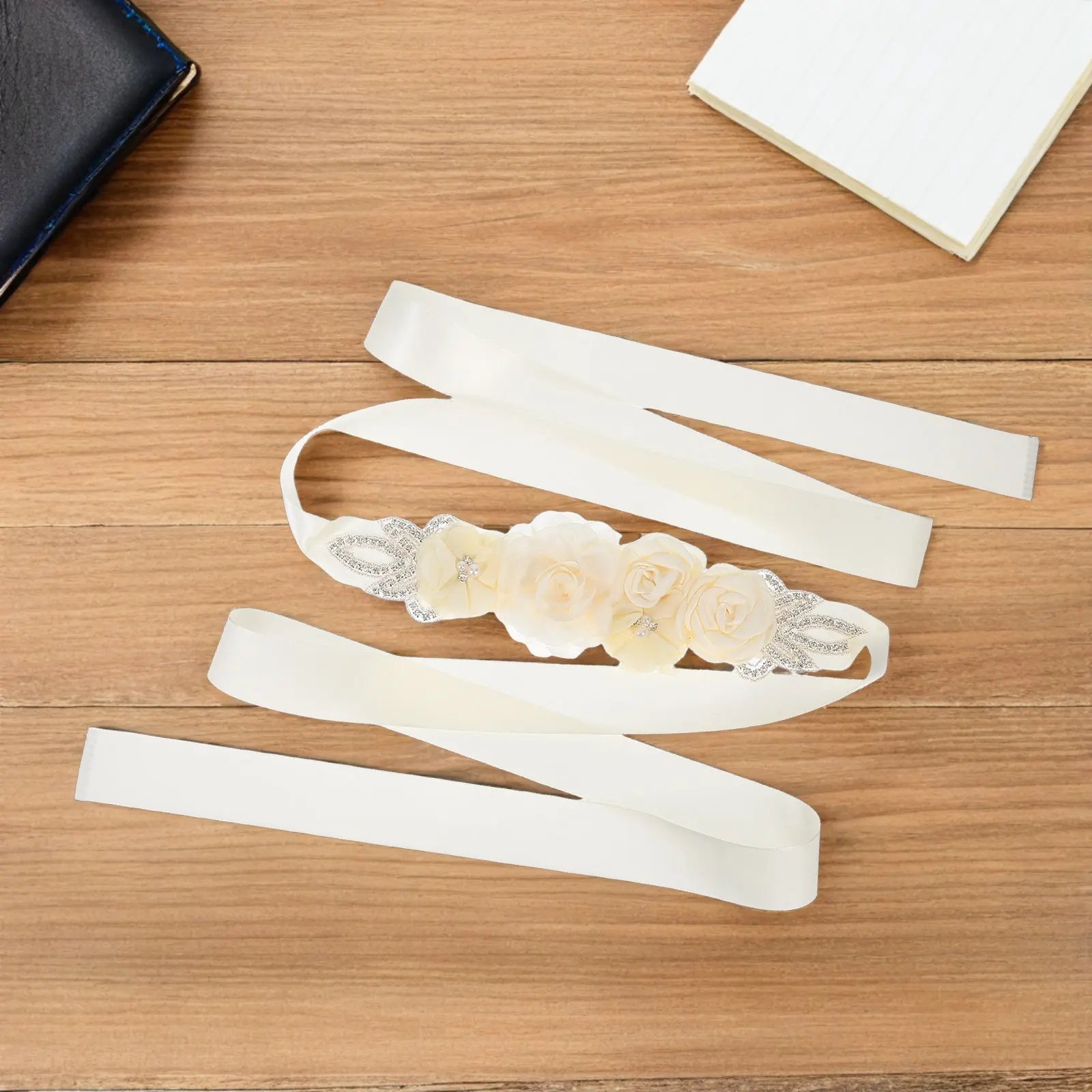 Жемчужный свадебный пояс с элегантными розами и стразами для невесты, аксессуар для вечернего или праздничного платья, а также для платья для беременных
Жемчужный свадебный пояс с элегантными розами и стразами для невесты, аксессуар для вечернего или праздничного платья, а также для платья для беременных