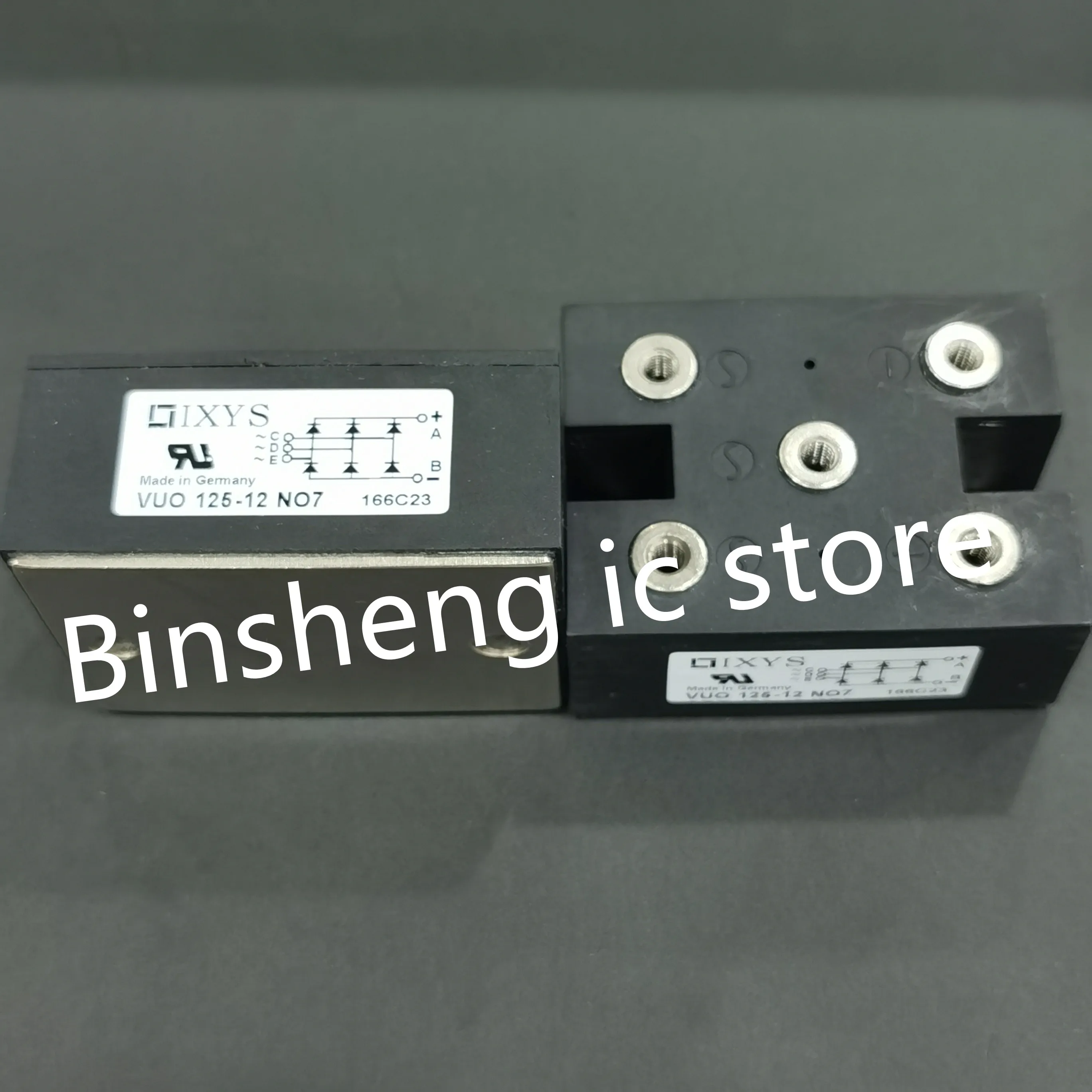 New original VUO125-12NO7 VUO125-14NO7 VUO125-16NO7 VUO125-18NO7 Rectifier bridge module
New original VUO125-12NO7 VUO125-14NO7 VUO125-16NO7 VUO125-18NO7 Rectifier bridge module