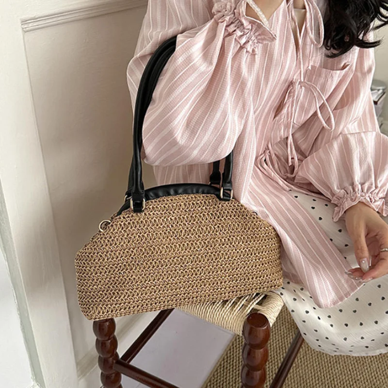 Khaki Straw Woven Clasp Shoulder Bag Vintage Fan Shape Handbag With Leather Handle Lightweight Summer Women Beach Crossbody Bag
Khaki Straw Woven Clasp Shoulder Bag Vintage Fan Shape Handbag With Leather Handle Lightweight Summer Women Beach Crossbody Bag