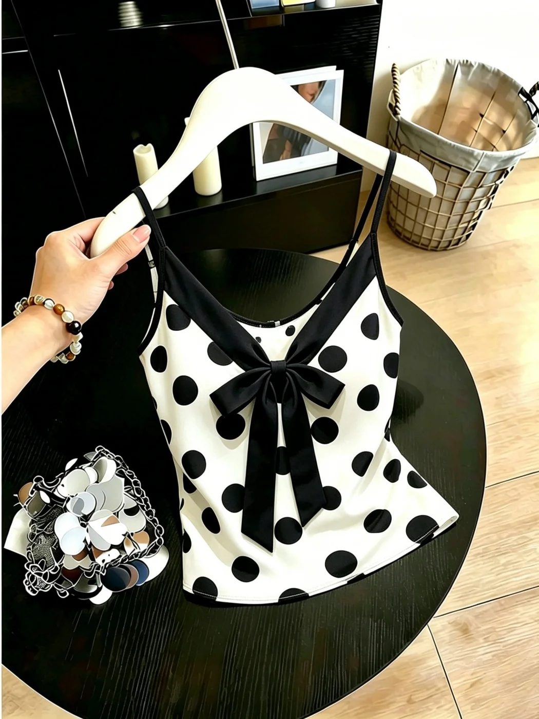 American Style Sexy Color Block V-neck Slimming Strap Vest Women's Summer Fashionable Knot Polka Dot Top
American Style Sexy Color Block V-neck Slimming Strap Vest Women's Summer Fashionable Knot Polka Dot Top