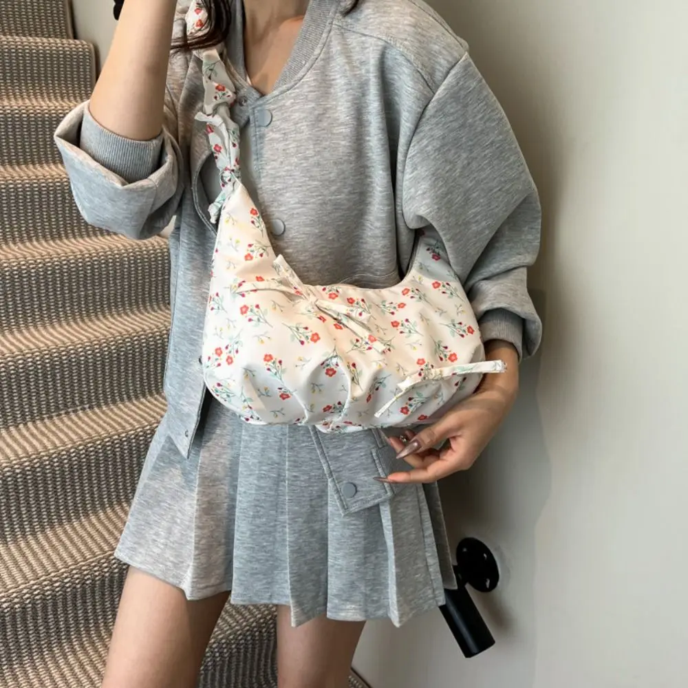 New Gentle Bow Pleated Bag Y2k Zipper Flower Shoulder Bag Sweet Casual Crossbody Bag Ladies
New Gentle Bow Pleated Bag Y2k Zipper Flower Shoulder Bag Sweet Casual Crossbody Bag Ladies