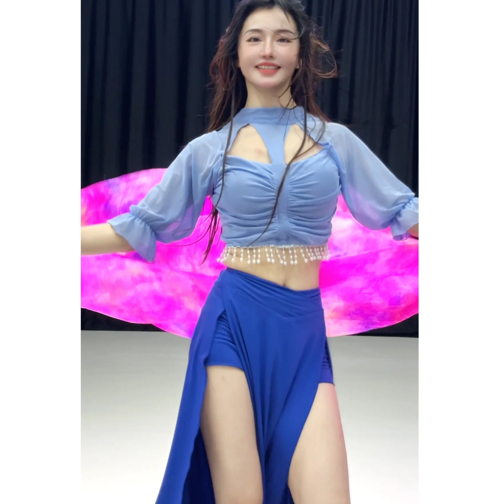 New women belly dance sexy temperament performance outfit high-end lace set adult oriental dance professional training costume
New women belly dance sexy temperament performance outfit high-end lace set adult oriental dance professional training costume