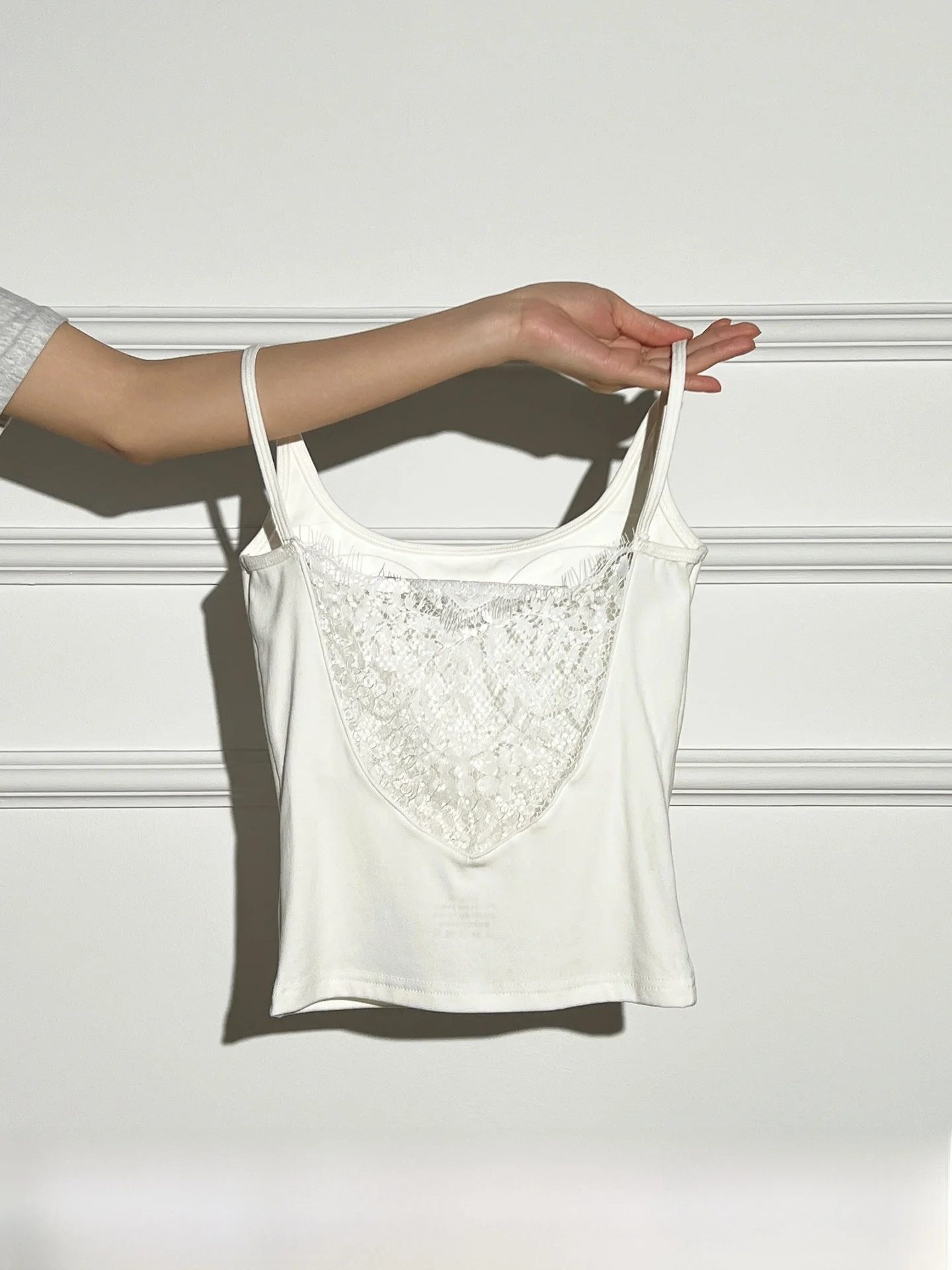 s Spicy Girl Lace Patchwork Bal Inteated Strap Vest Women's Spring Summer Inner Wear Base irt U-ne ort Sle
s Spicy Girl Lace Patchwork Bal Inteated Strap Vest Women's Spring Summer Inner Wear Base irt U-ne ort Sle