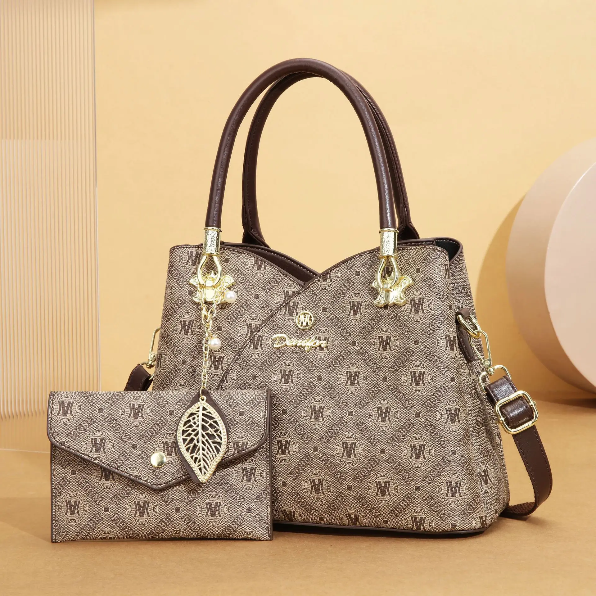 2pcs Set Women's Tote Bag Classic Top-Handle Bag Large Capacity Shoulder Bags Elegant Lady Handbag with Matching Purse Wallet.
2pcs Set Women's Tote Bag Classic Top-Handle Bag Large Capacity Shoulder Bags Elegant Lady Handbag with Matching Purse Wallet.