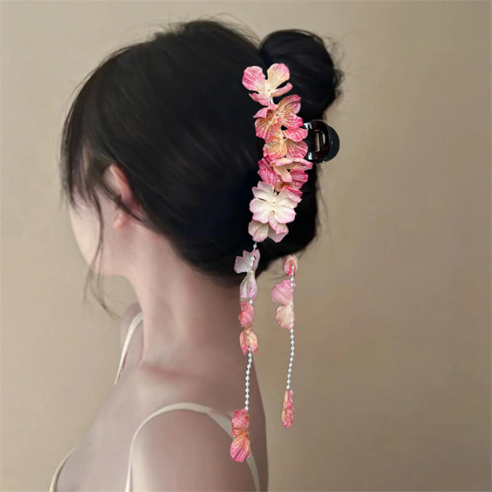 Retro Sweet Large Flowers Hair Claw Clip for Women Elegant Artificial Lily Hair Claws Super Fairy Claw Clap Hair Accessories
Retro Sweet Large Flowers Hair Claw Clip for Women Elegant Artificial Lily Hair Claws Super Fairy Claw Clap Hair Accessories
