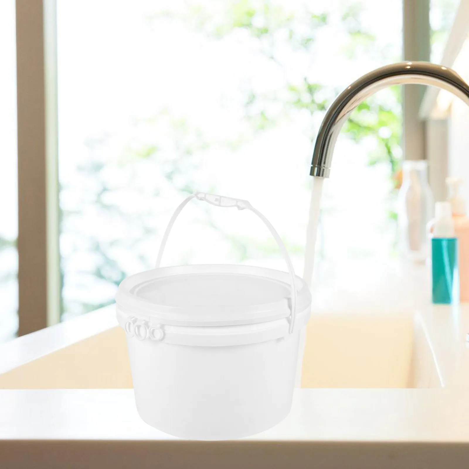 Маленькое пластиковое ведро для хранения с крышкой, надежное герметичное ведро для воды, эргономичная ручка, для домашнего использования, ведро с крышкой
Маленькое пластиковое ведро для хранения с крышкой, надежное герметичное ведро для воды, эргономичная ручка, для домашнего использования, ведро с крышкой