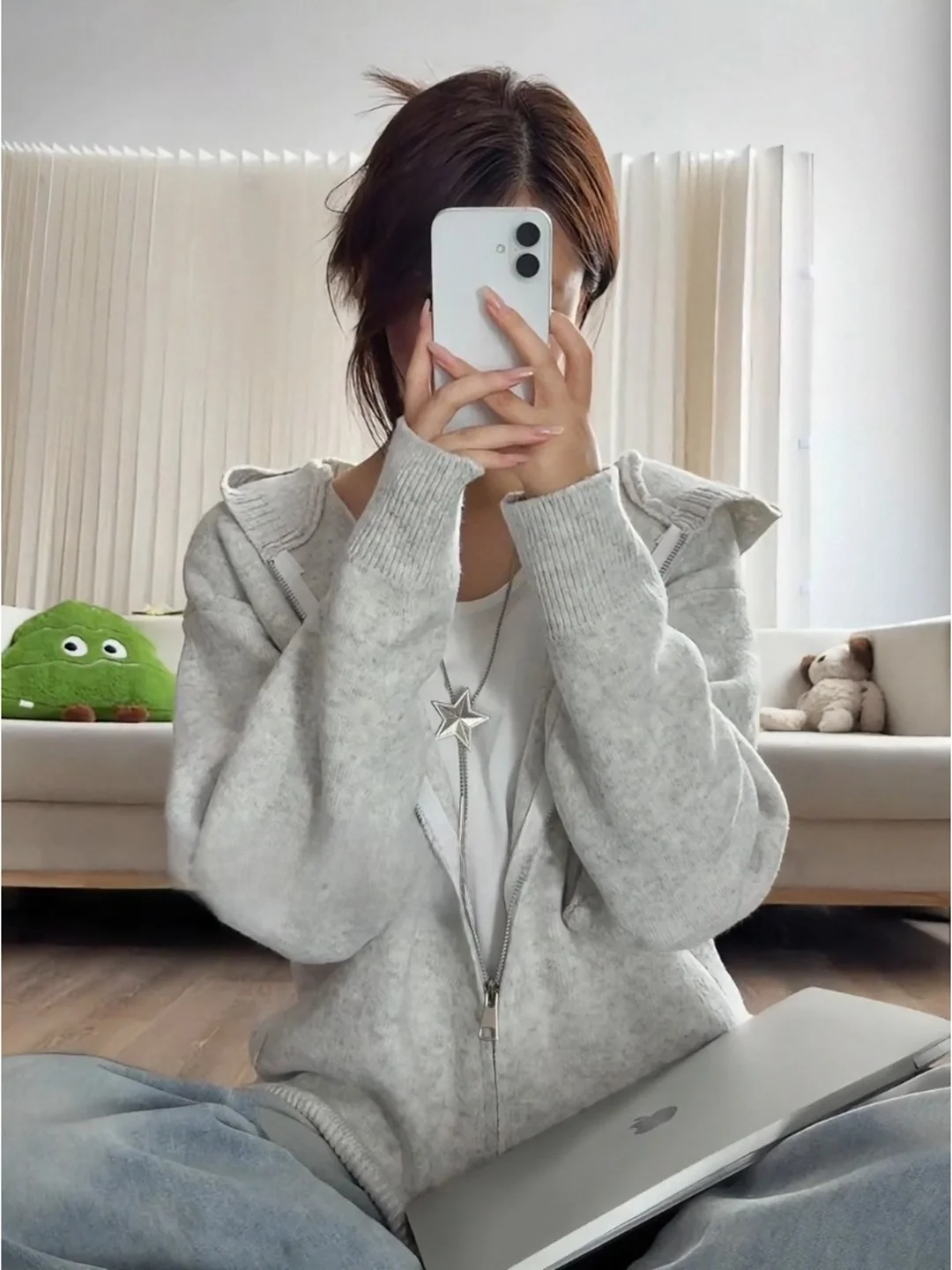 Легкий открытый кардиган-свитер для женщин, мягкий пушистый худи в стиле оверсайз, американское ретро-пальто, вязаное из полиэфирного волокна
Легкий открытый кардиган-свитер для женщин, мягкий пушистый худи в стиле оверсайз, американское ретро-пальто, вязаное из полиэфирного волокна