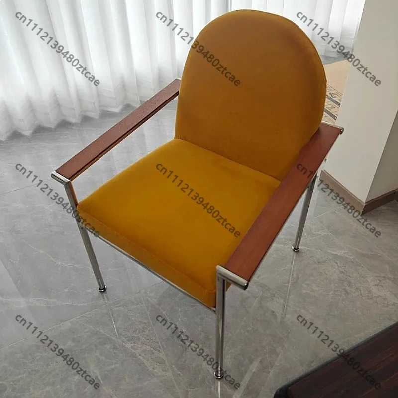 Metal Luxury Living Room Chairs Ergonomic Backrest Comfortable Armchair Modern Salon Vanity Furniture
Metal Luxury Living Room Chairs Ergonomic Backrest Comfortable Armchair Modern Salon Vanity Furniture