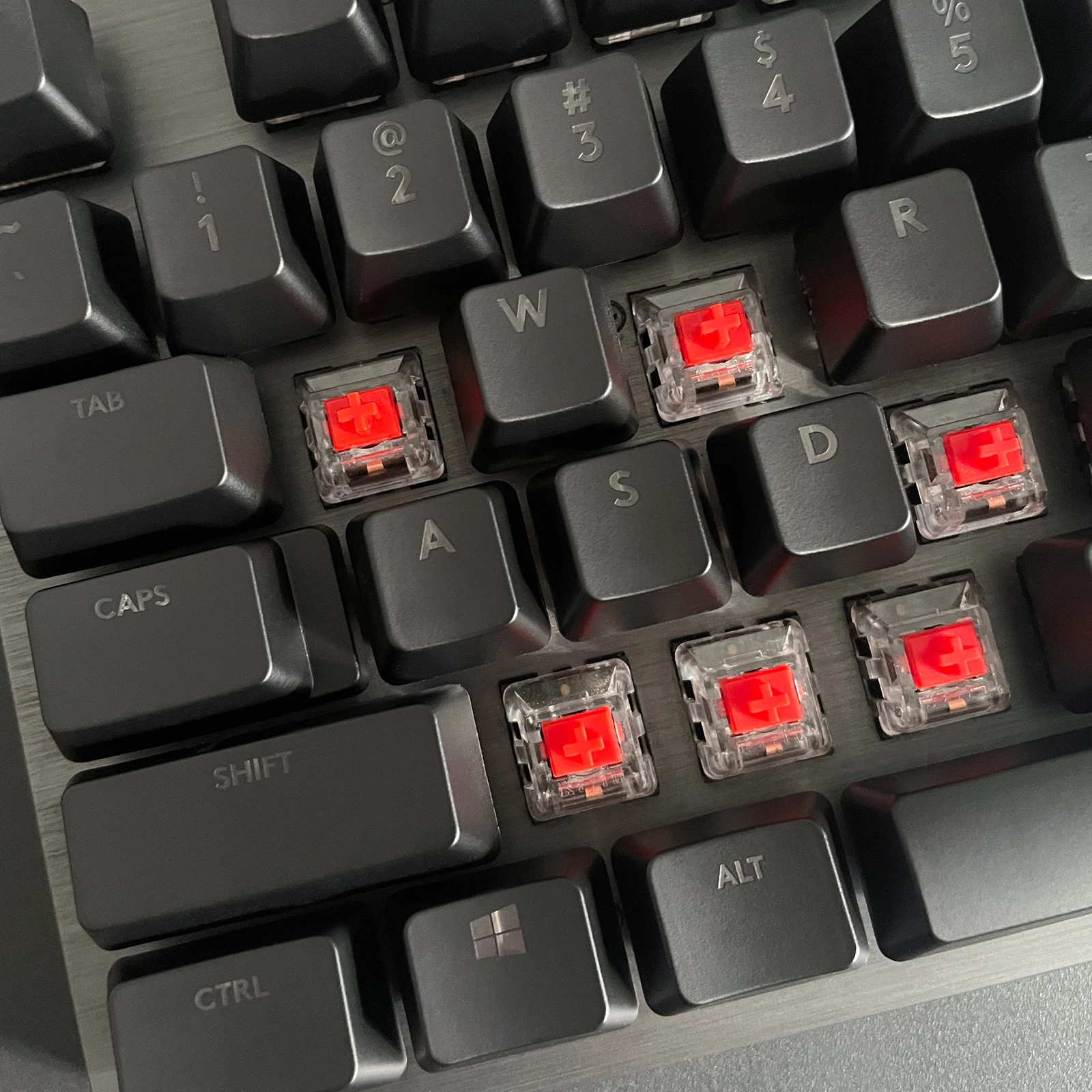 Колпачки для клавиш с перекрестной стойкой и подсветкой ForG512/G ProX, подходят для механической игровой клавиатуры Logitech G512, герметичный линейный тактильный переключатель MX
Колпачки для клавиш с перекрестной стойкой и подсветкой ForG512/G ProX, подходят для механической игровой клавиатуры Logitech G512, герметичный линейный тактильный переключатель MX