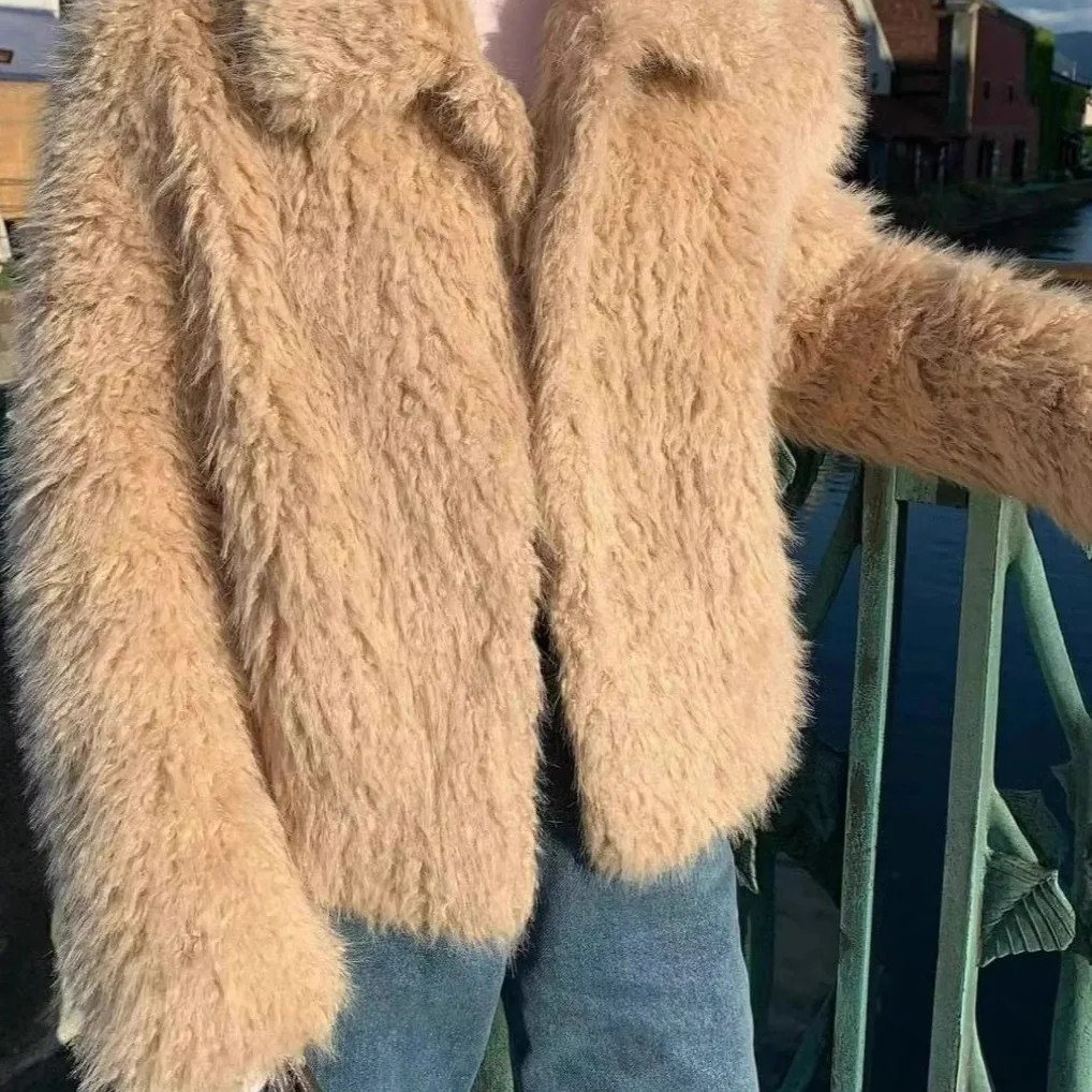 Faux Fur Women Short Coats Jackets Turn Down Collar Coat Elegant Thick Warm Y2k Streetwear Jacket Work Outerwear Autumn Winter
Faux Fur Women Short Coats Jackets Turn Down Collar Coat Elegant Thick Warm Y2k Streetwear Jacket Work Outerwear Autumn Winter