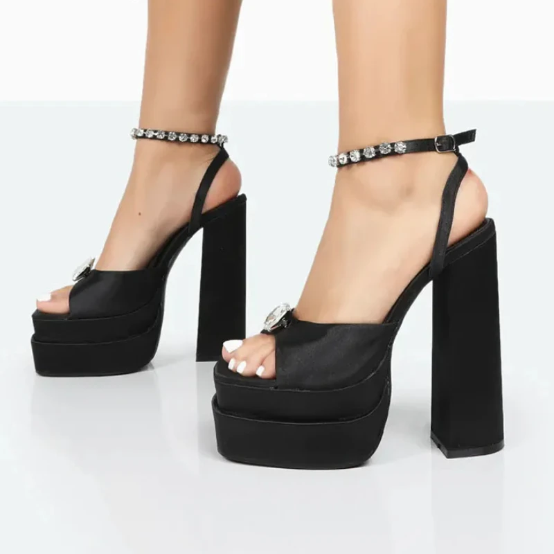 2024 Shiny Rhinestone Decor Thick Heel Buckle Strap Sandals Women's Fashion Silk Open Toe Super High Heels Party Dress Sandals
2024 Shiny Rhinestone Decor Thick Heel Buckle Strap Sandals Women's Fashion Silk Open Toe Super High Heels Party Dress Sandals
