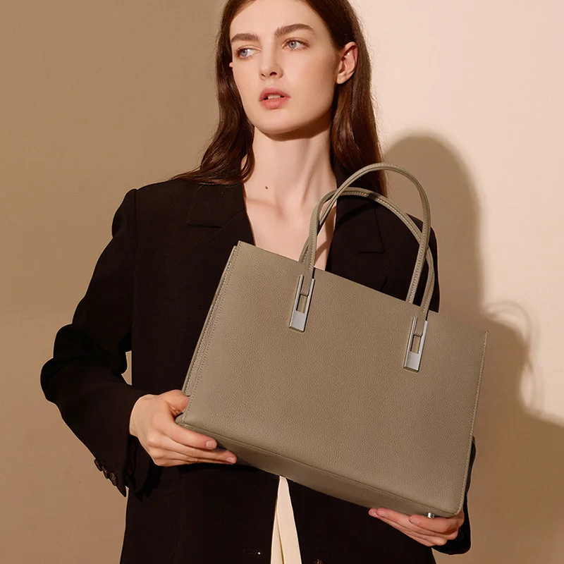 Leather Handbag 2023 New Brand Commuter Large-capacity Top Layer Leather Tote Bag Ladies Handbag Women's Bag
Leather Handbag 2023 New Brand Commuter Large-capacity Top Layer Leather Tote Bag Ladies Handbag Women's Bag