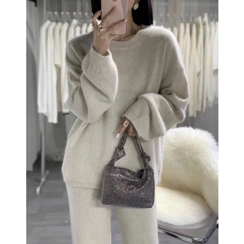 2025 Autumn/Winter New round Neck 100% cashmere knitted sweater set for women loose wool base sweater
2025 Autumn/Winter New round Neck 100% cashmere knitted sweater set for women loose wool base sweater