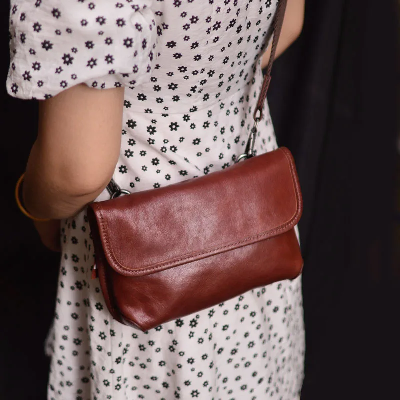 AETOO Neutral retro leather portable storage bag cover type single shoulder crossbody bag casual commuting simple personality s
AETOO Neutral retro leather portable storage bag cover type single shoulder crossbody bag casual commuting simple personality s
