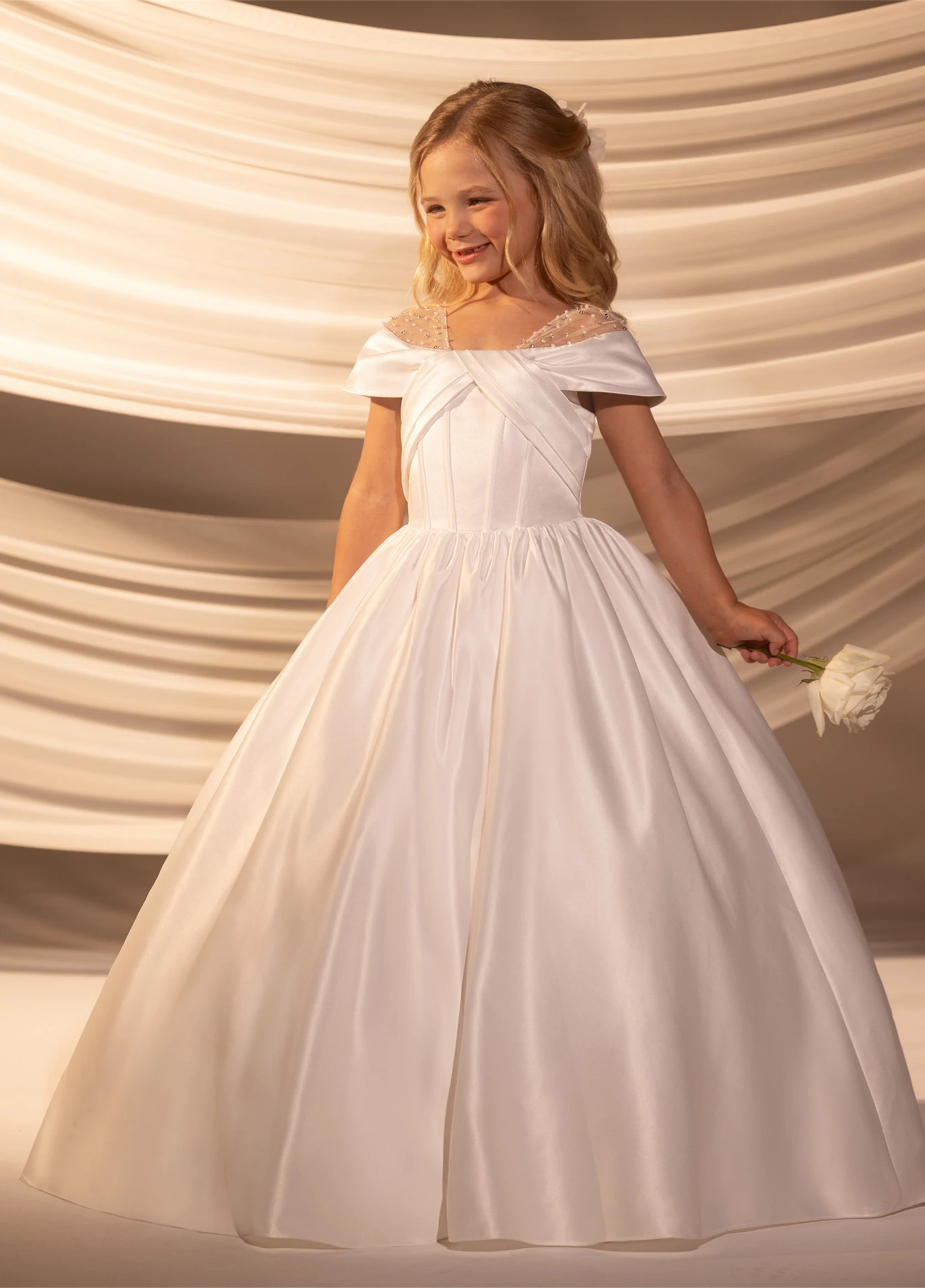 Customized White Flower Girl Dress For Wedding Satin Short Sleeve Floor Length Elegant Kids Birthday Party First Communion Gown
Customized White Flower Girl Dress For Wedding Satin Short Sleeve Floor Length Elegant Kids Birthday Party First Communion Gown