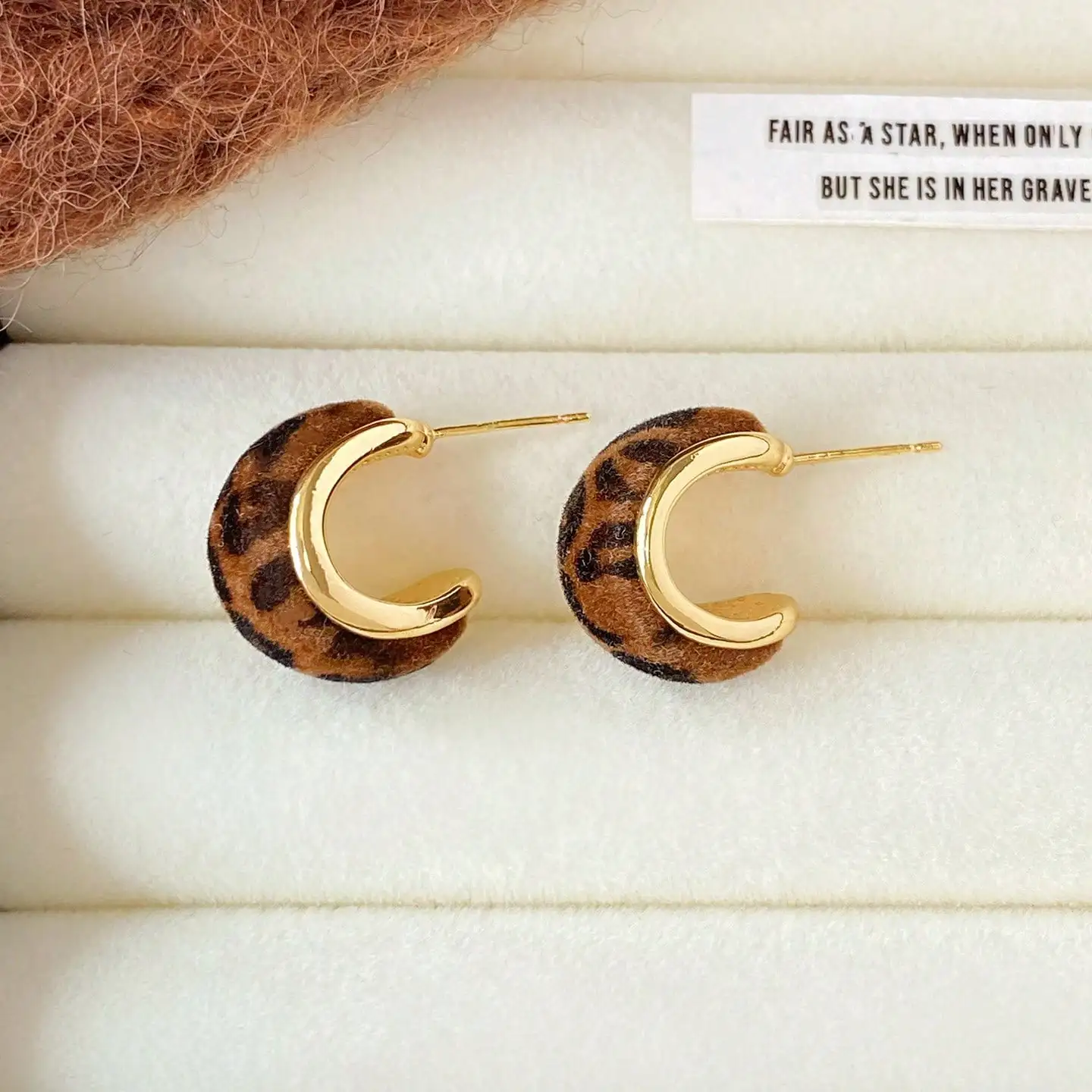 Brown Leopard Print Earrings, A Niche, High-end Style for Women, Delicate, Petite, Elegant, Unique, and Absolutely Beautiful.
Brown Leopard Print Earrings, A Niche, High-end Style for Women, Delicate, Petite, Elegant, Unique, and Absolutely Beautiful.