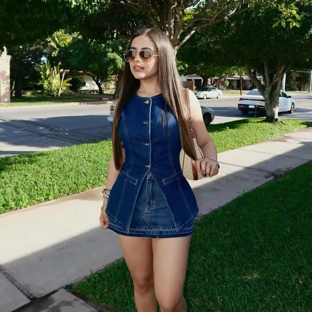 Design-oriented Lazy Sle Retro Slimming Two-tone Denim Vest Bal Top round Ne Single Button Closure Commute Wear
Design-oriented Lazy Sle Retro Slimming Two-tone Denim Vest Bal Top round Ne Single Button Closure Commute Wear