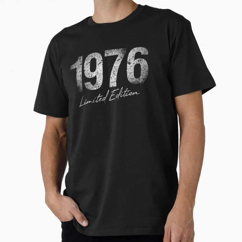 70s Retro Born in 1976 vintage 50th birthday gift Gift T shirt Men's 100% cotton Short Sleeve Graphic clothes All size tee S-6XL
70s Retro Born in 1976 vintage 50th birthday gift Gift T shirt Men's 100% cotton Short Sleeve Graphic clothes All size tee S-6XL