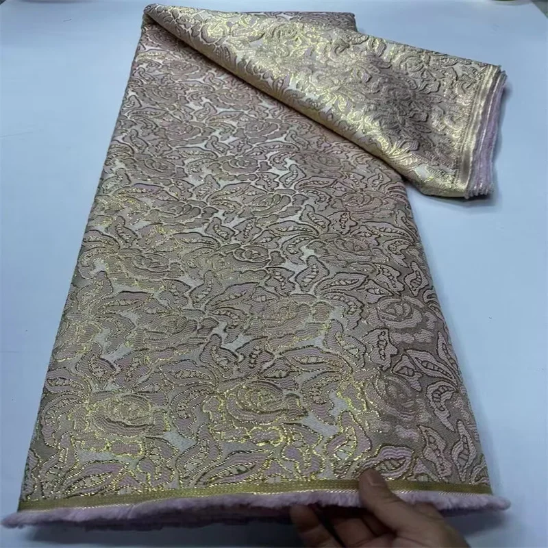 Nigerian Brocade Tulle Lace Fabric 2025 Pink High Quality Damask African Gilding Lace Fabric Elegant Wedding Dress for Women
Nigerian Brocade Tulle Lace Fabric 2025 Pink High Quality Damask African Gilding Lace Fabric Elegant Wedding Dress for Women