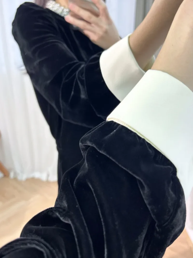 Women Black Velvet Dress Pearl Beading O-Neck Long Sleeve Zipper Vintage Mini Robe
Women Black Velvet Dress Pearl Beading O-Neck Long Sleeve Zipper Vintage Mini Robe