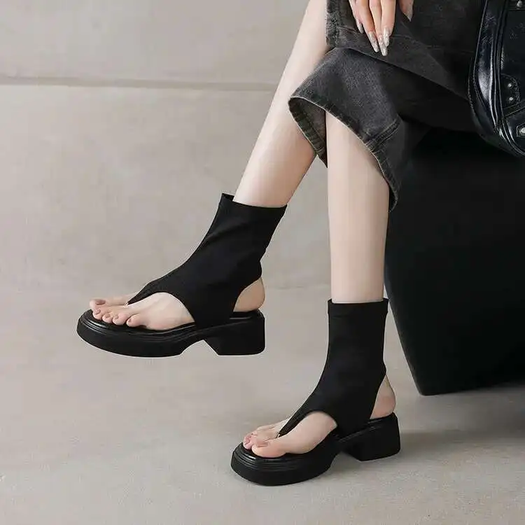 Summer Fashion Flip Flops Women Sandals Platform Shoes Black Cool Boots 
Summer Fashion Flip Flops Women Sandals Platform Shoes Black Cool Boots