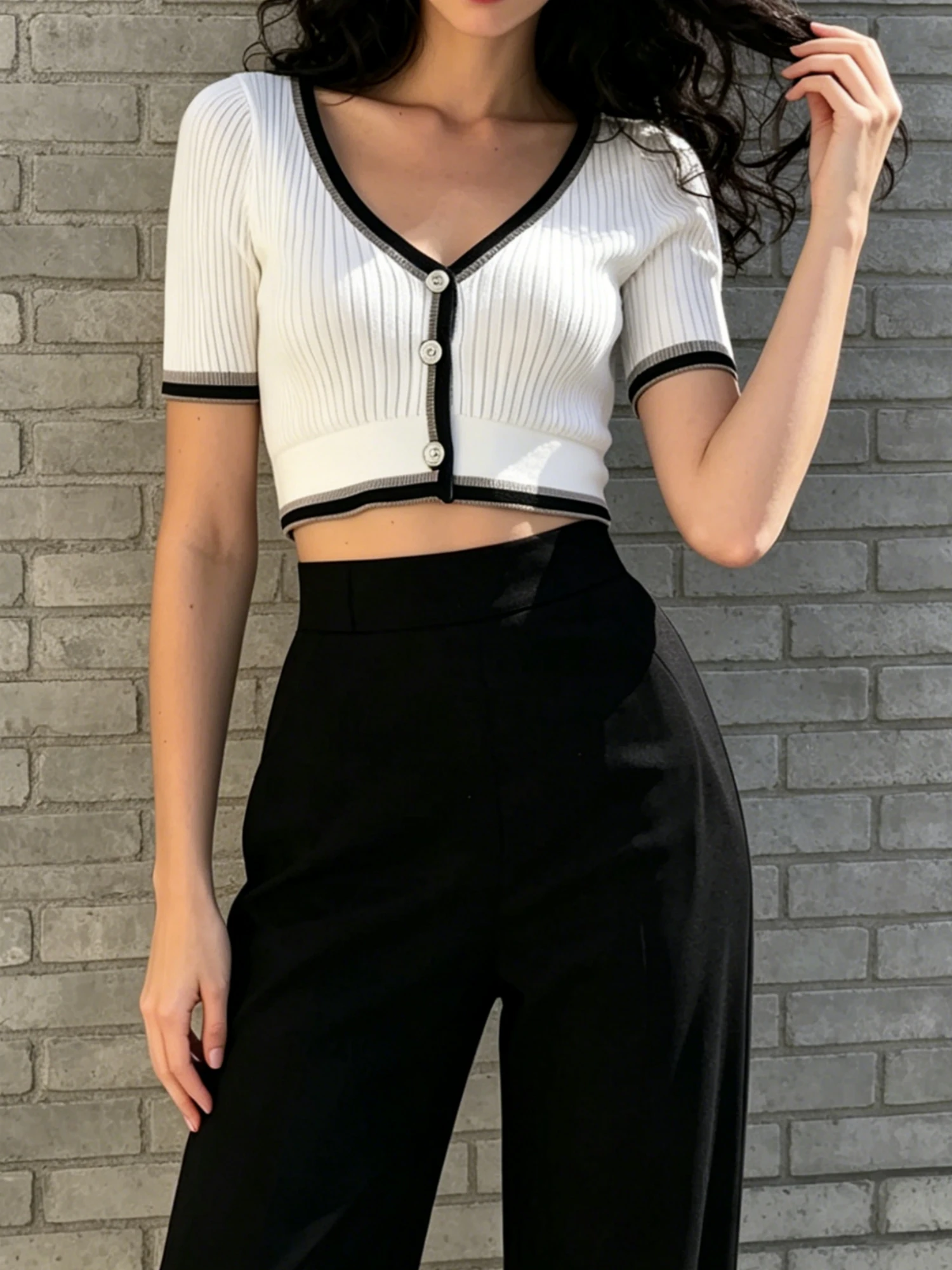 Women's white ribbed knitted button short cardigan, elegant and sexy, spring/summer style
Women's white ribbed knitted button short cardigan, elegant and sexy, spring/summer style