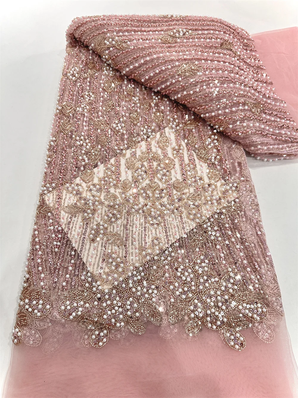 2025 New African French Nigerian High End Lace Fabric With Beads Sequins Mesh for Embroidery Wedding Party Bride Sewing Dress
2025 New African French Nigerian High End Lace Fabric With Beads Sequins Mesh for Embroidery Wedding Party Bride Sewing Dress