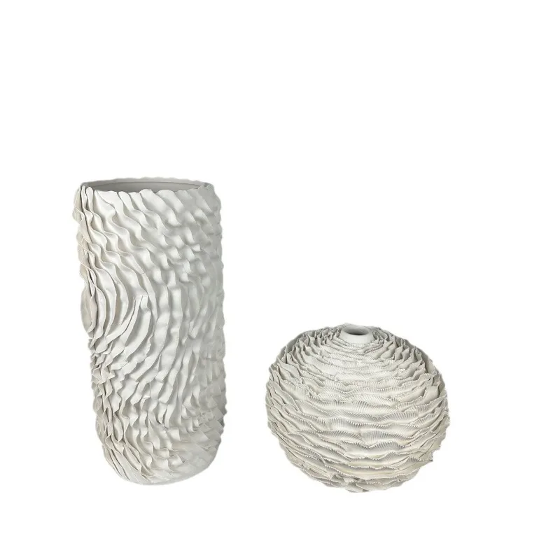 Modern simple light luxury ceramic ornaments, desktop home vases, furniture accessories
Modern simple light luxury ceramic ornaments, desktop home vases, furniture accessories