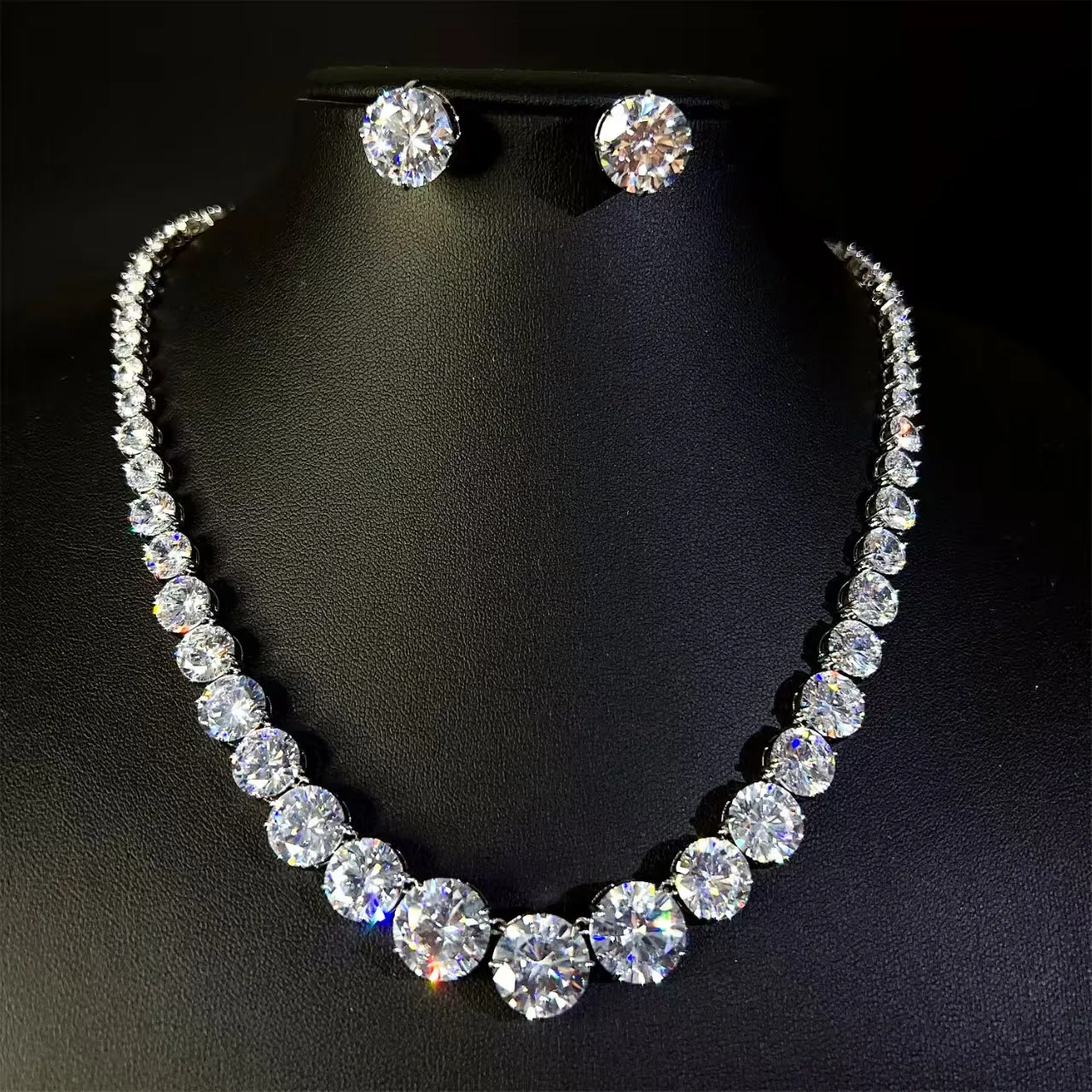 New Simple Elegant Round Zircon Two Piece Set Necklace Earring Set Bridal Wedding Accessories Fashion Women's Jewelry
New Simple Elegant Round Zircon Two Piece Set Necklace Earring Set Bridal Wedding Accessories Fashion Women's Jewelry