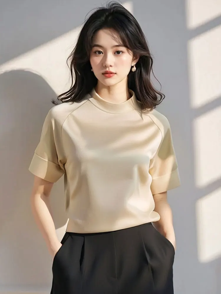 Элегантная однотонная футболка с высоким круглым вырезом и коротким рукавом, весенняя, свободного кроя, очаровательная базовая модель в корейском стиле, прямого кроя.
Элегантная однотонная футболка с высоким круглым вырезом и коротким рукавом, весенняя, свободного кроя, очаровательная базовая модель в корейском стиле, прямого кроя.