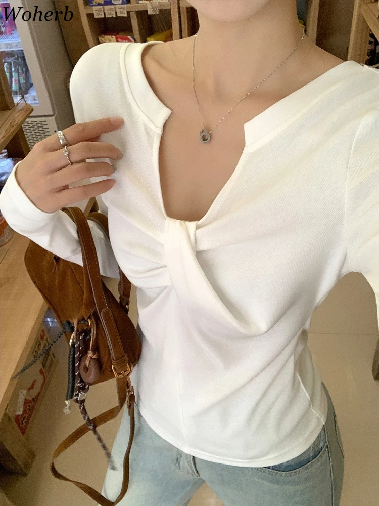 Ropa Mujer 202, корейские плиссированные женские футболки с v-образным вырезом, однотонные футболки Y2k, модные универсальные винтажные облегающие футболки для женщин
Ropa Mujer 202, корейские плиссированные женские футболки с v-образным вырезом, однотонные футболки Y2k, модные универсальные винтажные облегающие футболки для женщин