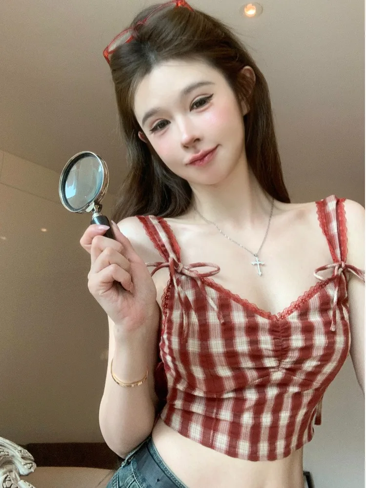Summer New Style Women's Lace Plaid Strap Vest High-End Feelings Outerwear Inner Match Beautiful Trendy Top Korean Commute Style
Summer New Style Women's Lace Plaid Strap Vest High-End Feelings Outerwear Inner Match Beautiful Trendy Top Korean Commute Style