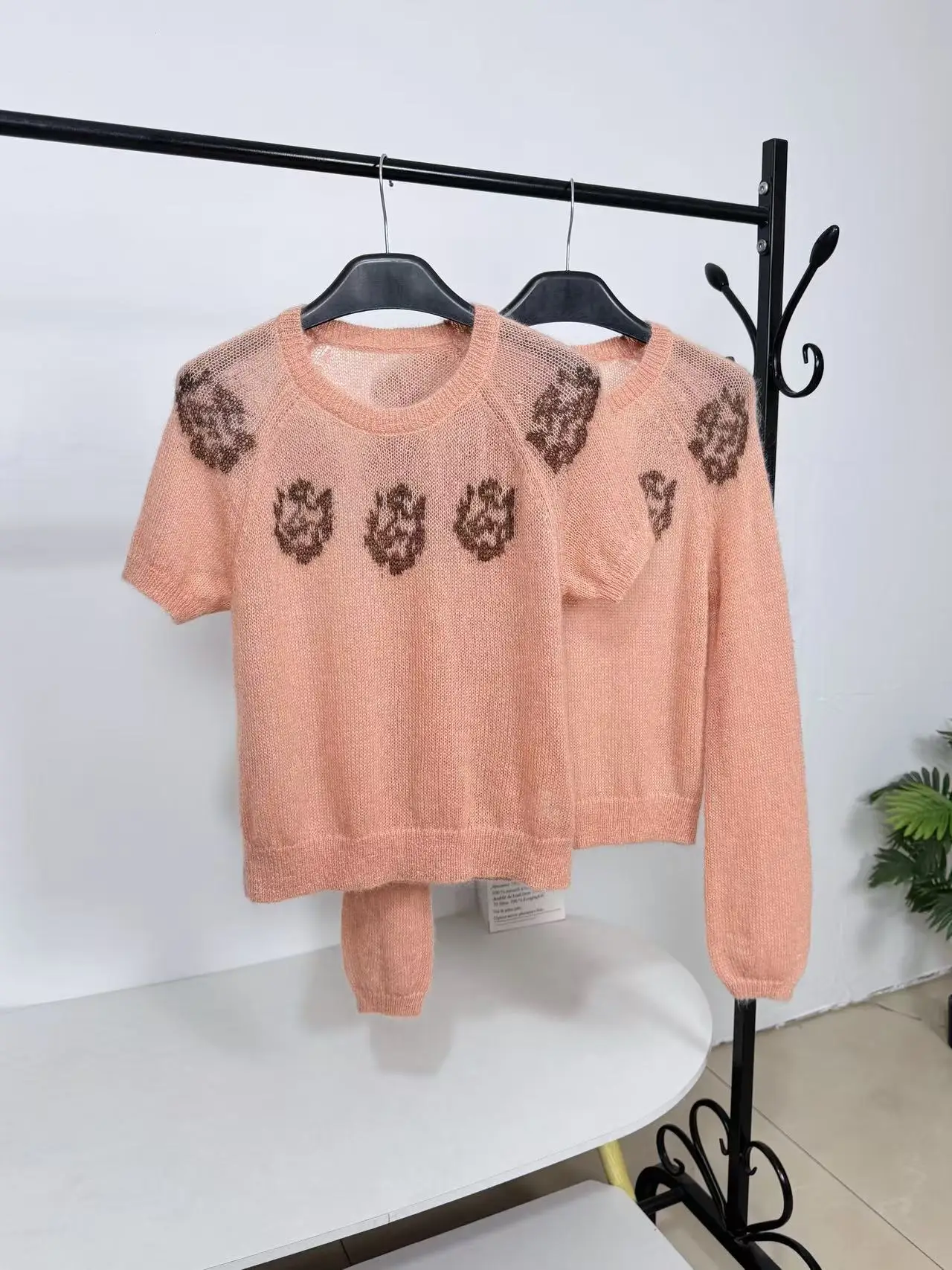 Lightweight Knitted Sweater Women's Style Comfortable Long Sleeve Short Sleeve Overhead Rose Pattern Commute Style Loose Fit
Lightweight Knitted Sweater Women's Style Comfortable Long Sleeve Short Sleeve Overhead Rose Pattern Commute Style Loose Fit