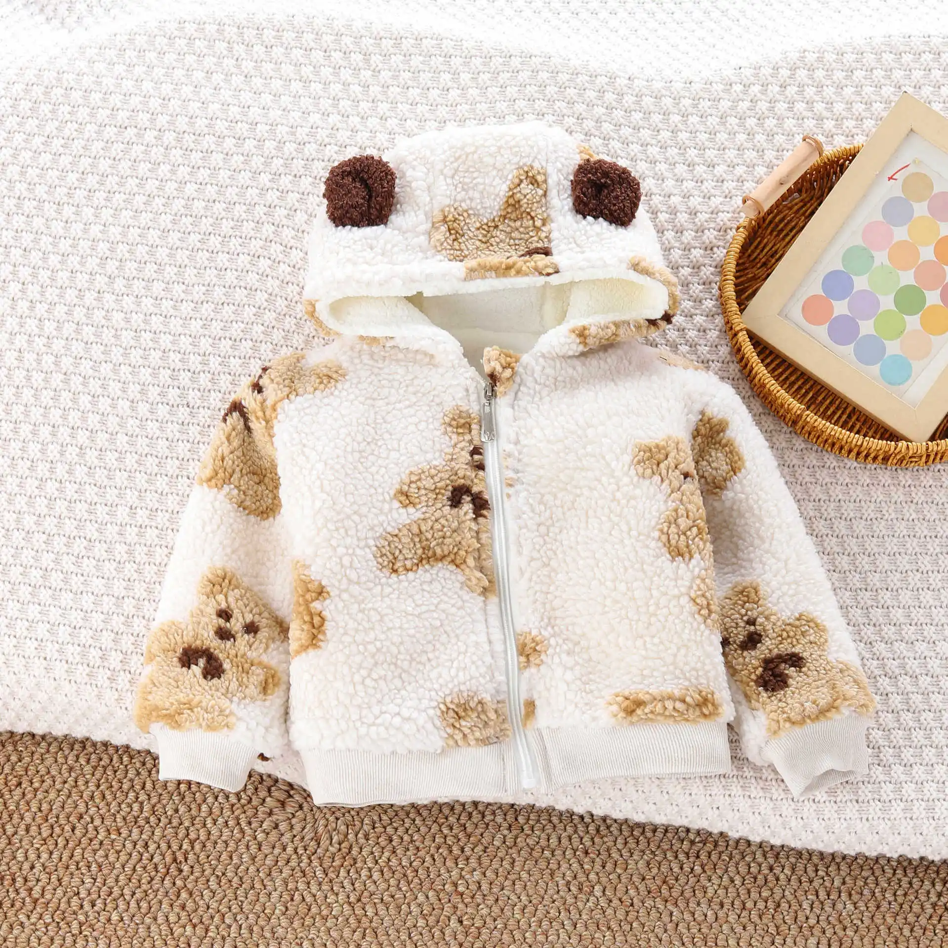 New Winter Kids Full Print Bear Head Fleece Thickened Coat
New Winter Kids Full Print Bear Head Fleece Thickened Coat