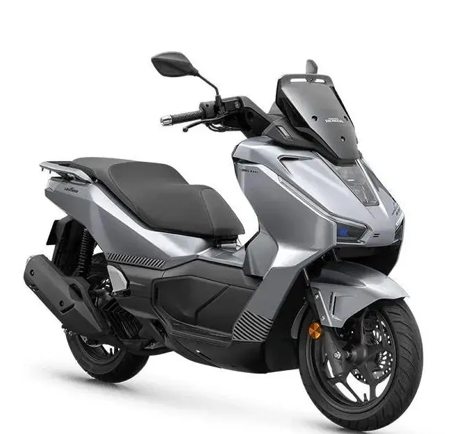 For Wuyang-Honda NWT150/NWG150 Dedicated Widened Windshield Modification with Chest Protector and Painted Finish
For Wuyang-Honda NWT150/NWG150 Dedicated Widened Windshield Modification with Chest Protector and Painted Finish