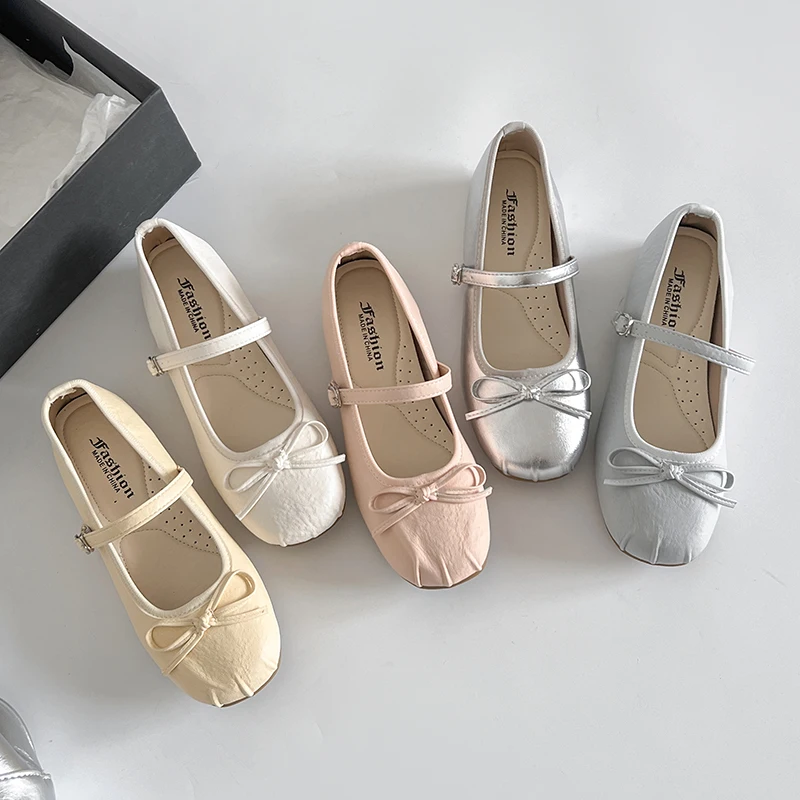 Балетки Мэри Джейн с французским бантом, новинка 2025, нежные и универсальные туфли на высоком каблуке
Балетки Мэри Джейн с французским бантом, новинка 2025, нежные и универсальные туфли на высоком каблуке