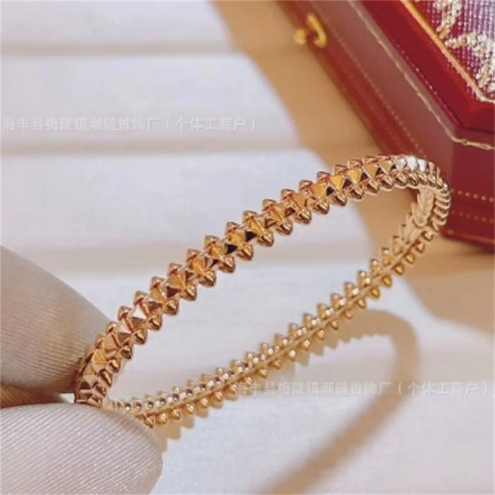 New internet celebrity bracelet plated with 18k rose gold
New internet celebrity bracelet plated with 18k rose gold