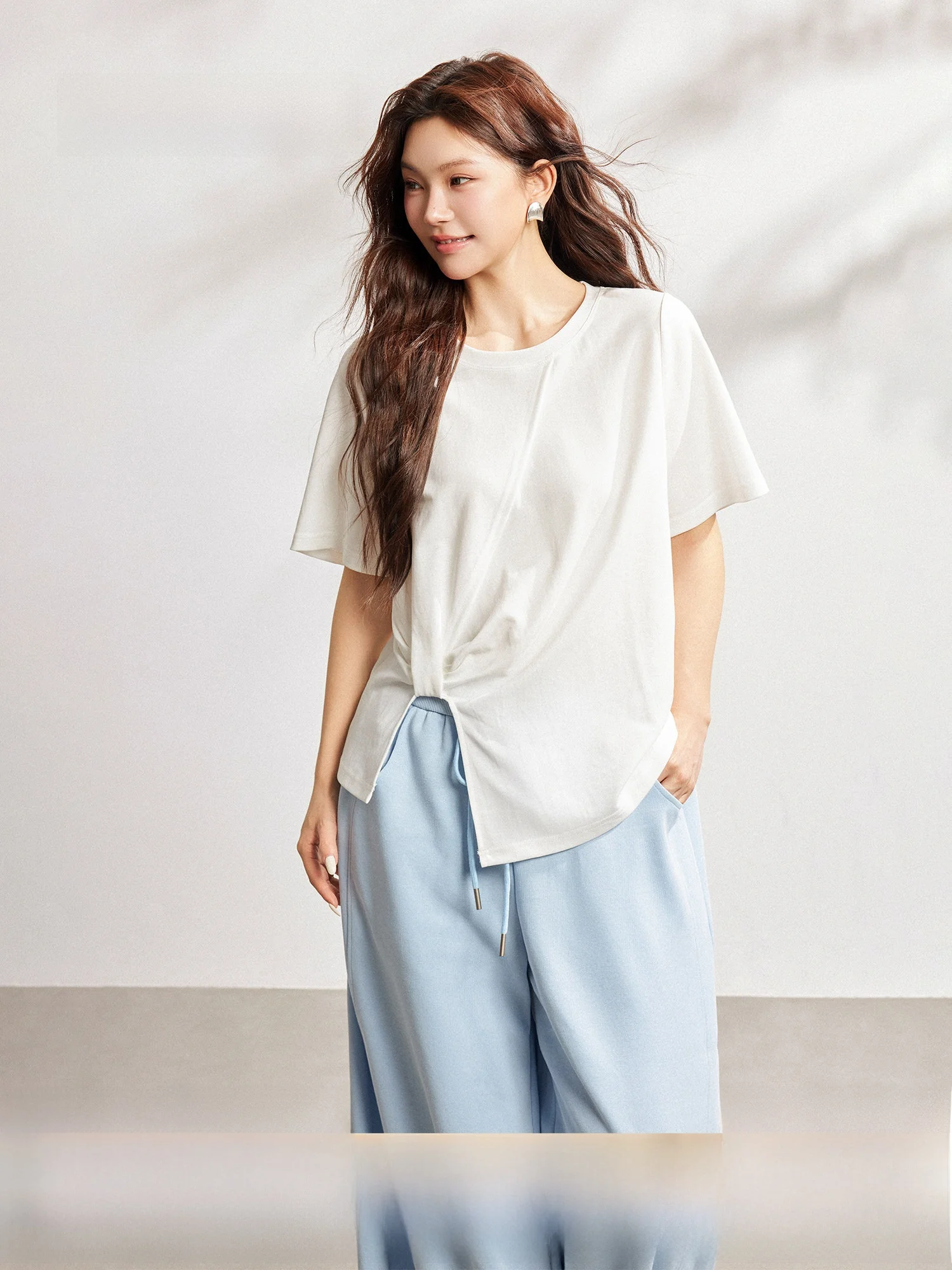 Plusmall Cloud Top Sea Salt Series Slimming Commuter Style Mid-Sleeve round Neck Split T-Shirt for Women Summer New Arrival
Plusmall Cloud Top Sea Salt Series Slimming Commuter Style Mid-Sleeve round Neck Split T-Shirt for Women Summer New Arrival