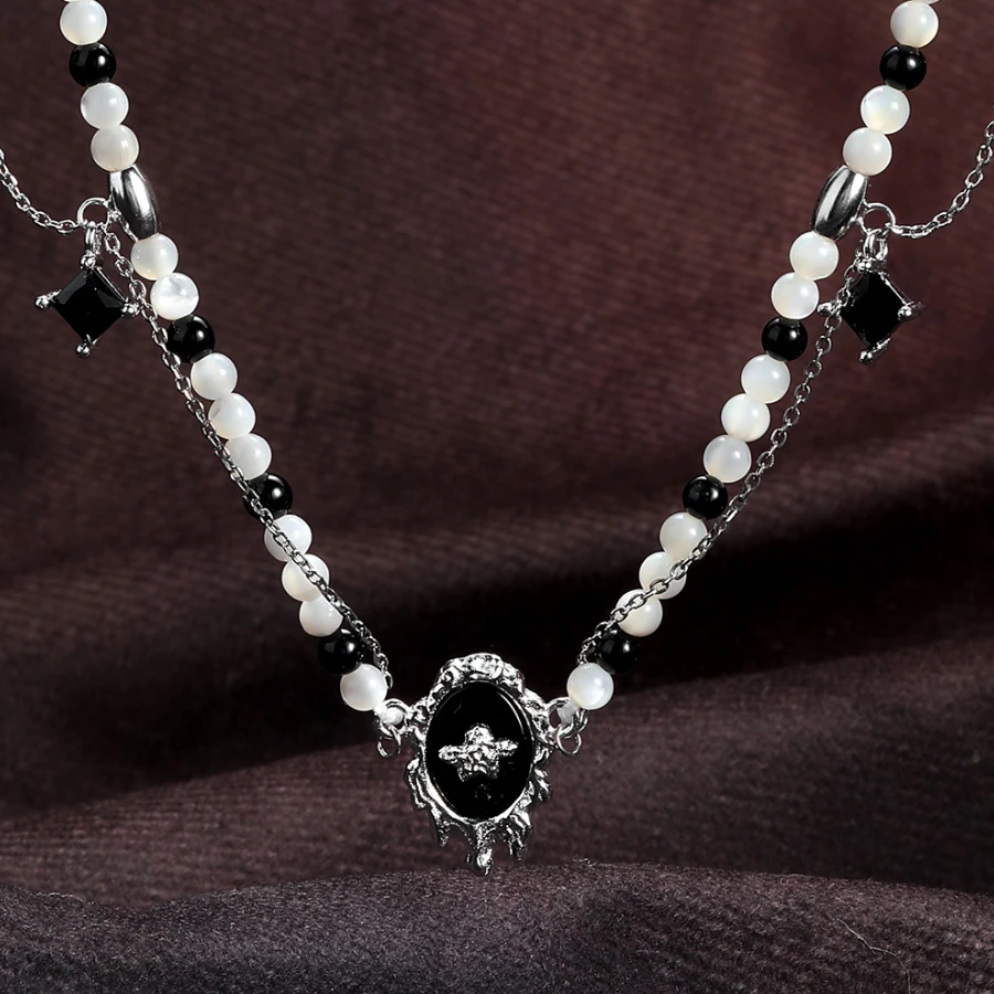 Fashion Inlaid Black Agate Pendants Necklaces S925 Sterling Silver White Shell Necklace for Woman Fine Luxury Jewelry Designer
Fashion Inlaid Black Agate Pendants Necklaces S925 Sterling Silver White Shell Necklace for Woman Fine Luxury Jewelry Designer