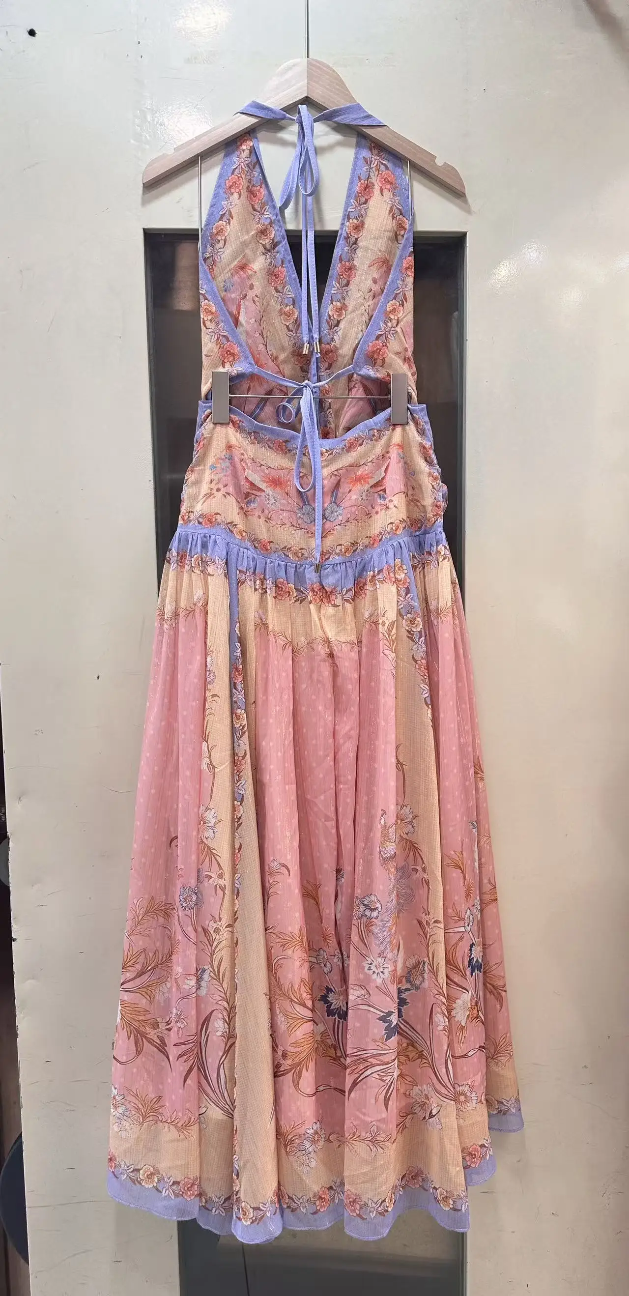 Vintage Heavy Embroidery Phoenix Flower Backless Slimming Dress Neck Hanging Waist Cinching Summer Casual V-neck Gown
Vintage Heavy Embroidery Phoenix Flower Backless Slimming Dress Neck Hanging Waist Cinching Summer Casual V-neck Gown