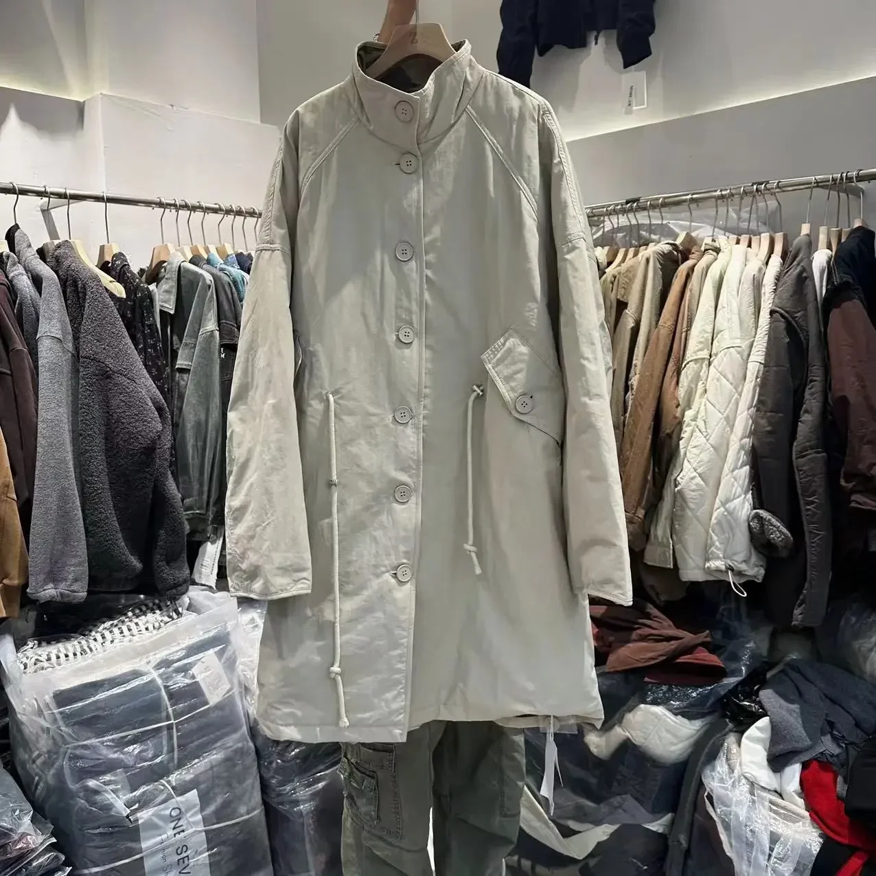 Autumn and Winter New Women's Trench Coat Loose Commuting Stand Collar Workwear Trench Coat
Autumn and Winter New Women's Trench Coat Loose Commuting Stand Collar Workwear Trench Coat