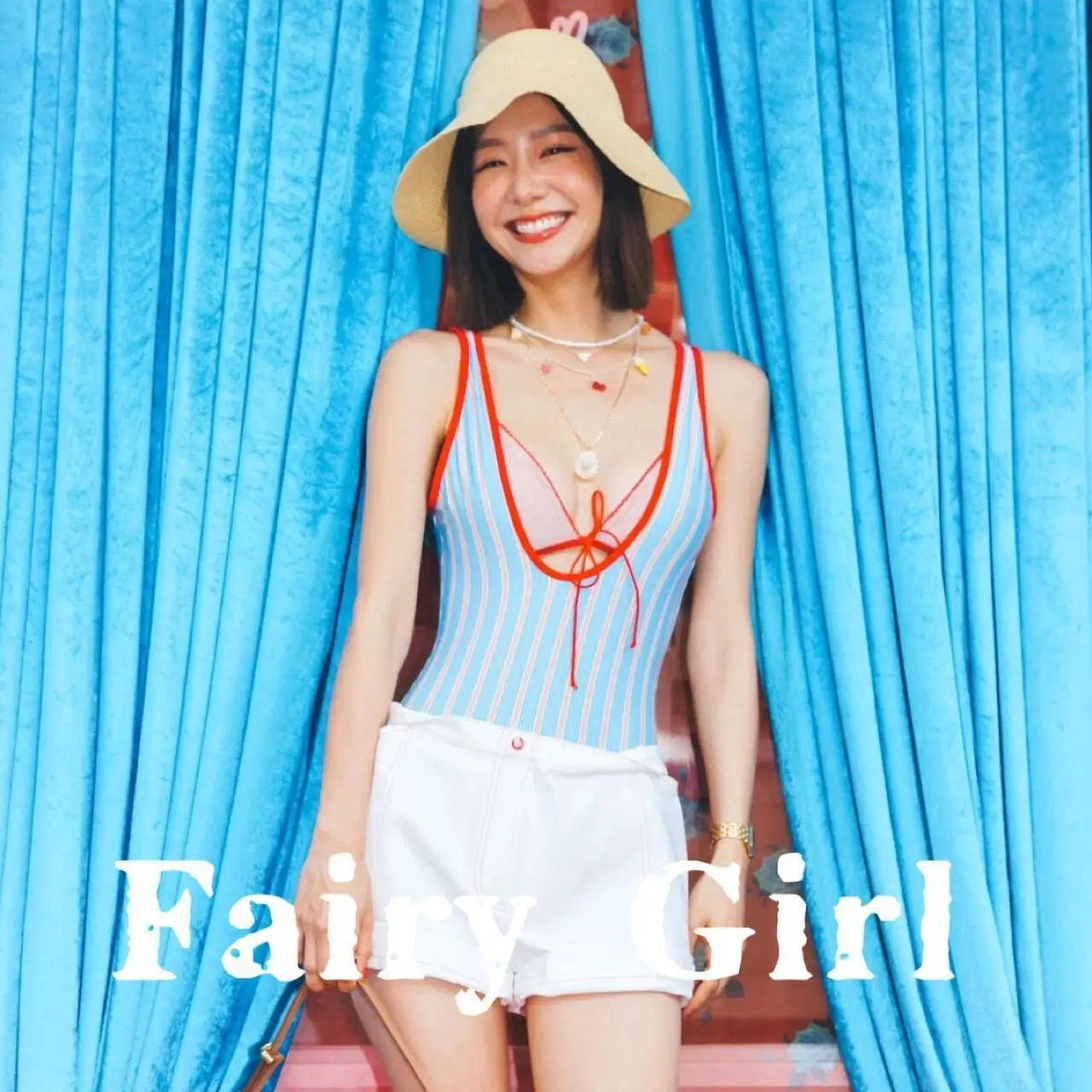 Women Summer Sexy Contrast Color Bikini 3-Piece Set with White Shorts Stunning Vacation Slimming Swimsuit Beachwear for Holiday
Women Summer Sexy Contrast Color Bikini 3-Piece Set with White Shorts Stunning Vacation Slimming Swimsuit Beachwear for Holiday