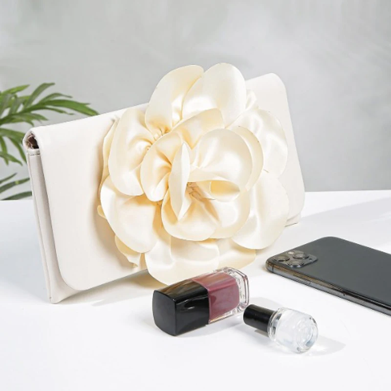 Women's Floral Evening Bag Sweet Satin Ruched Decor Clutch Purse Elegant Pleated Dinner Handbag For Wedding Party Prom Banquet
Women's Floral Evening Bag Sweet Satin Ruched Decor Clutch Purse Elegant Pleated Dinner Handbag For Wedding Party Prom Banquet