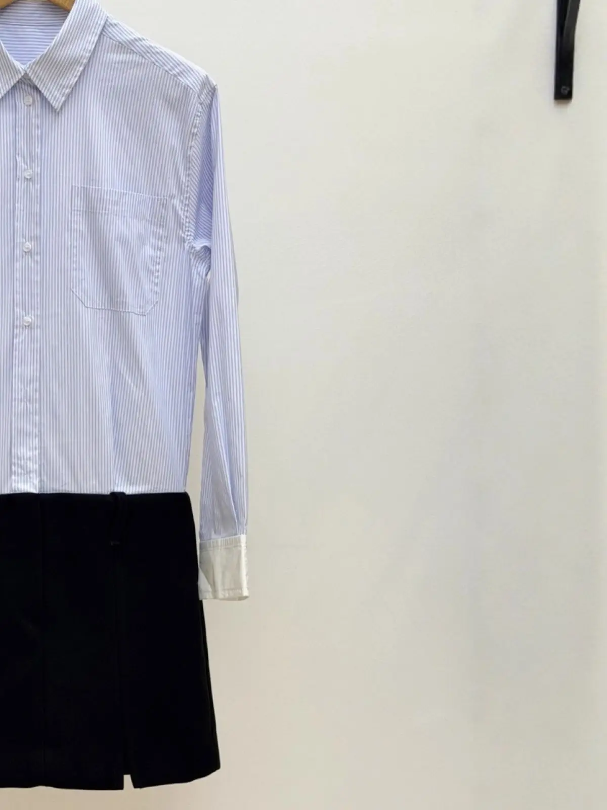 Spring/Fall Women Turn-down Collar Long Sleeve Contrast Striped Spliced Dress Single Breasted Loose Fashion Mini Skirt
Spring/Fall Women Turn-down Collar Long Sleeve Contrast Striped Spliced Dress Single Breasted Loose Fashion Mini Skirt