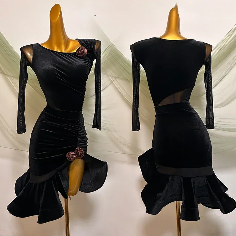Two-Piece Women Black ChaCha Samba Dancing Performance Costume Velvet Long Sleeve Latin Dance Competition Dress
Two-Piece Women Black ChaCha Samba Dancing Performance Costume Velvet Long Sleeve Latin Dance Competition Dress