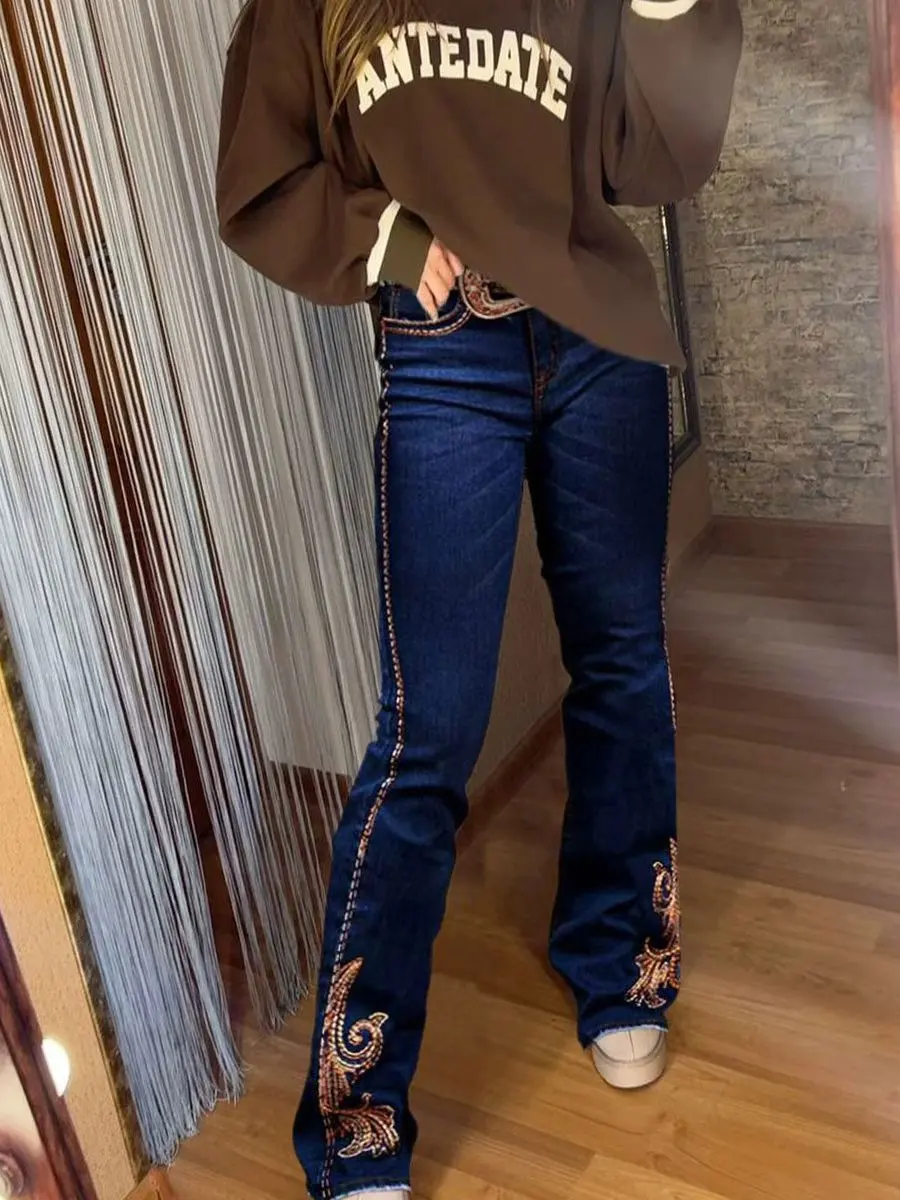 Ladies' fashion retro embroidered dark blue mid-waist slim-fit flared jeans, suitable for all seasons, daily casual wear, machin
Ladies' fashion retro embroidered dark blue mid-waist slim-fit flared jeans, suitable for all seasons, daily casual wear, machin