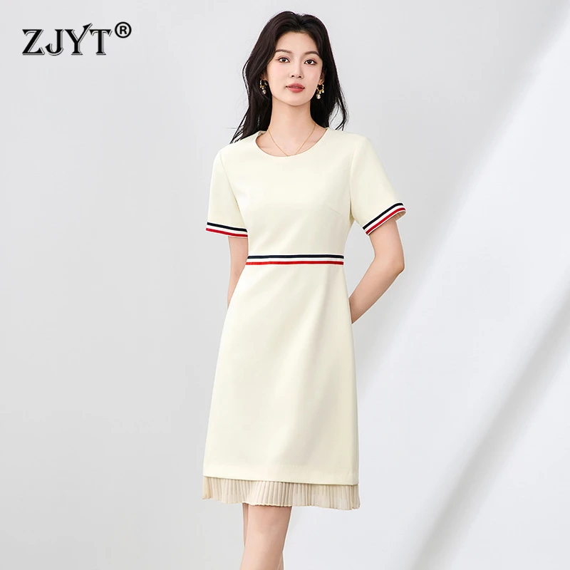 ZJYT Summer Fashion Short Sleeve Simple Office Lady Dress 2025 New Women Elegant Striped Hit Color Pleats Knee Length Casual
ZJYT Summer Fashion Short Sleeve Simple Office Lady Dress 2025 New Women Elegant Striped Hit Color Pleats Knee Length Casual