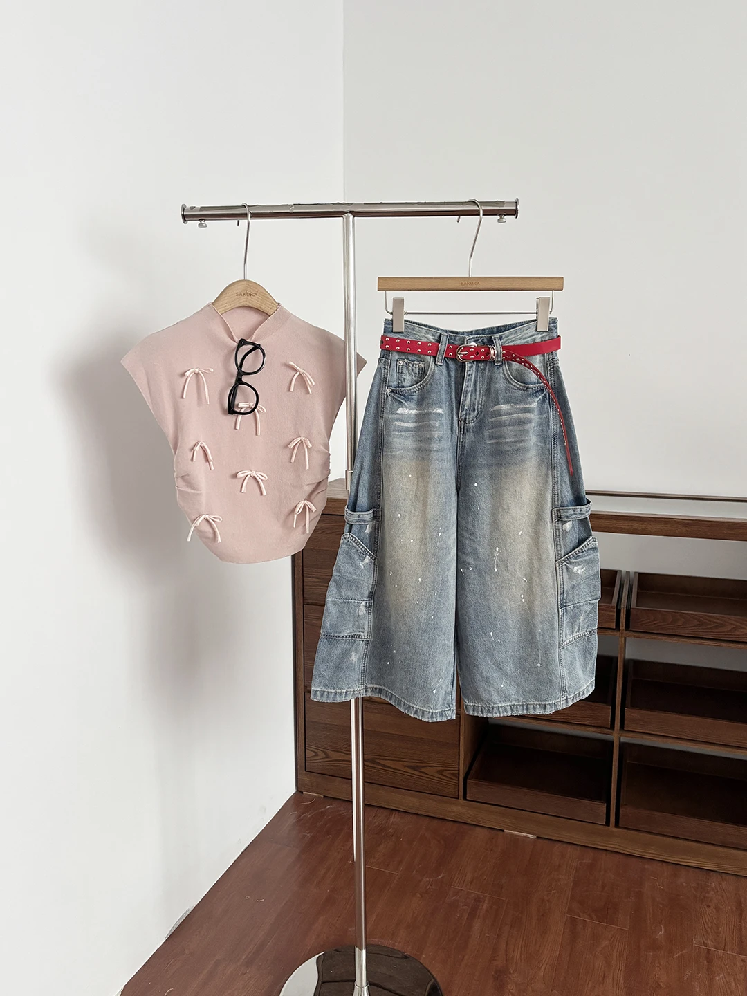 American Style Retro Versatile Workwear Jeans High Waist Slimming Loose Wide Leg Pants Summer New Arrival Women's Fashion
American Style Retro Versatile Workwear Jeans High Waist Slimming Loose Wide Leg Pants Summer New Arrival Women's Fashion